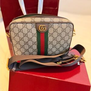 Gucci GG Supreme Canvas Crossbody with Green and Red Web
